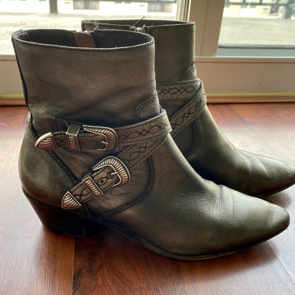 Frye Ellen Boot with Buckle (Size 8)